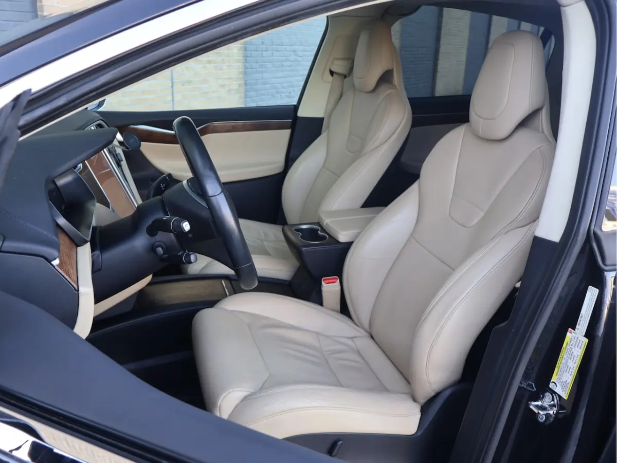 90D Base AWD SOH 85, 4% | Autopilot | Luchtvering | Trekhaak | Leder |