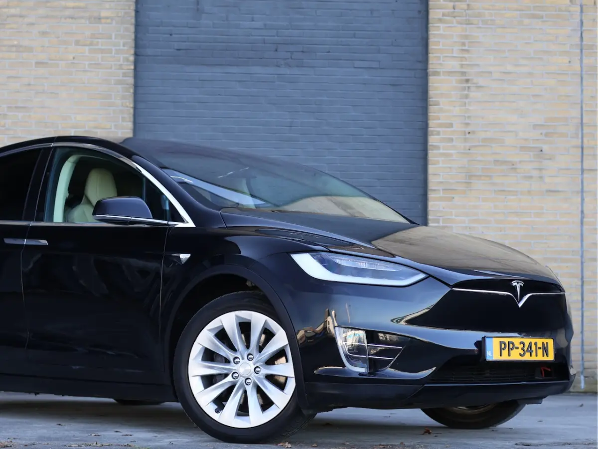 90D Base AWD SOH 85, 4% | Autopilot | Luchtvering | Trekhaak | Leder |