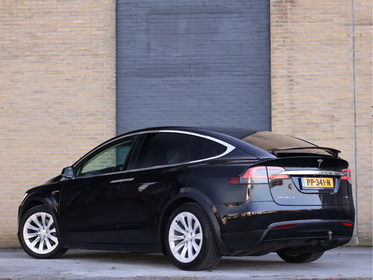 90D Base AWD SOH 85, 4% | Autopilot | Luchtvering | Trekhaak | Leder |