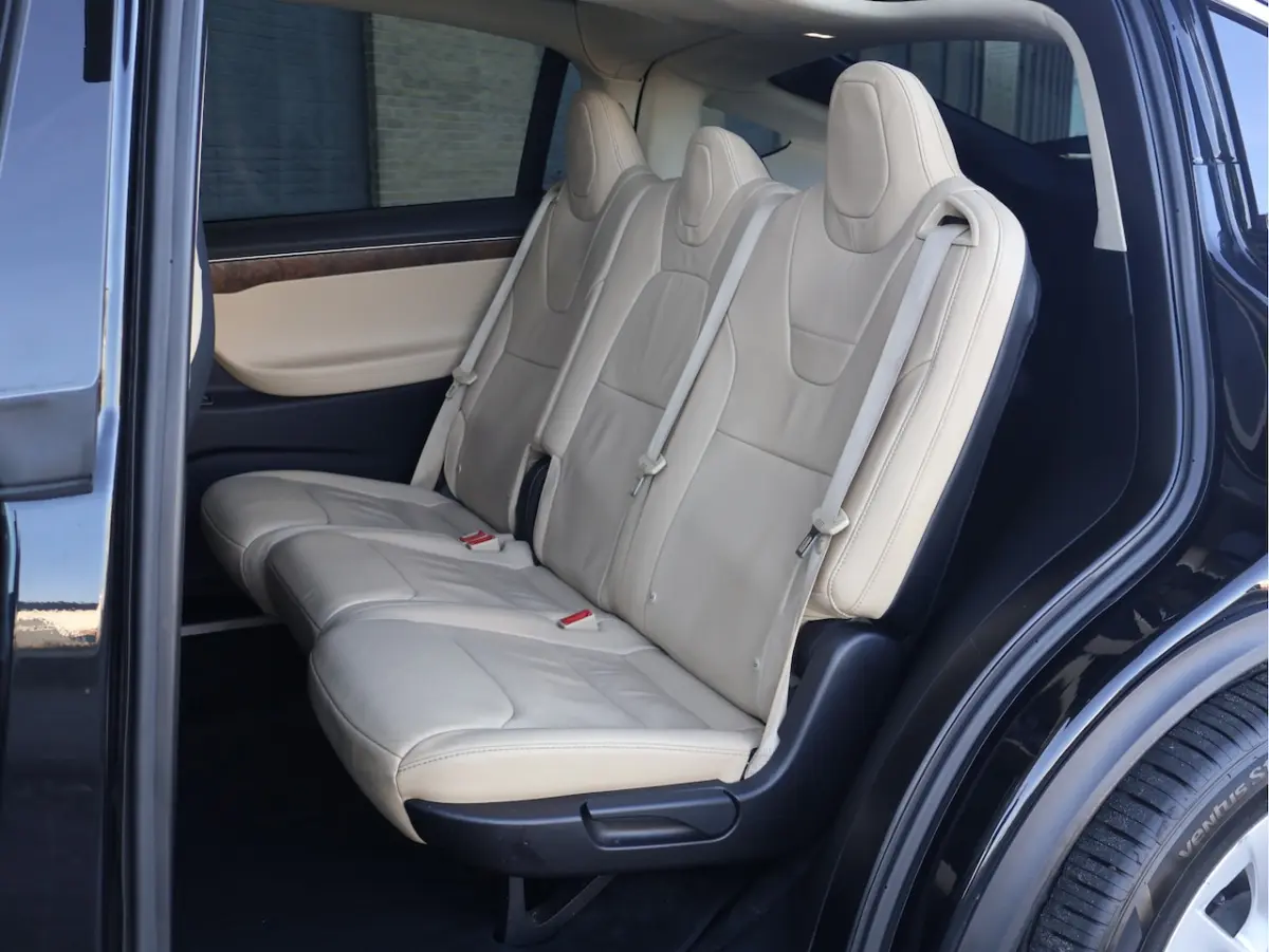 90D Base AWD SOH 85, 4% | Autopilot | Luchtvering | Trekhaak | Leder |