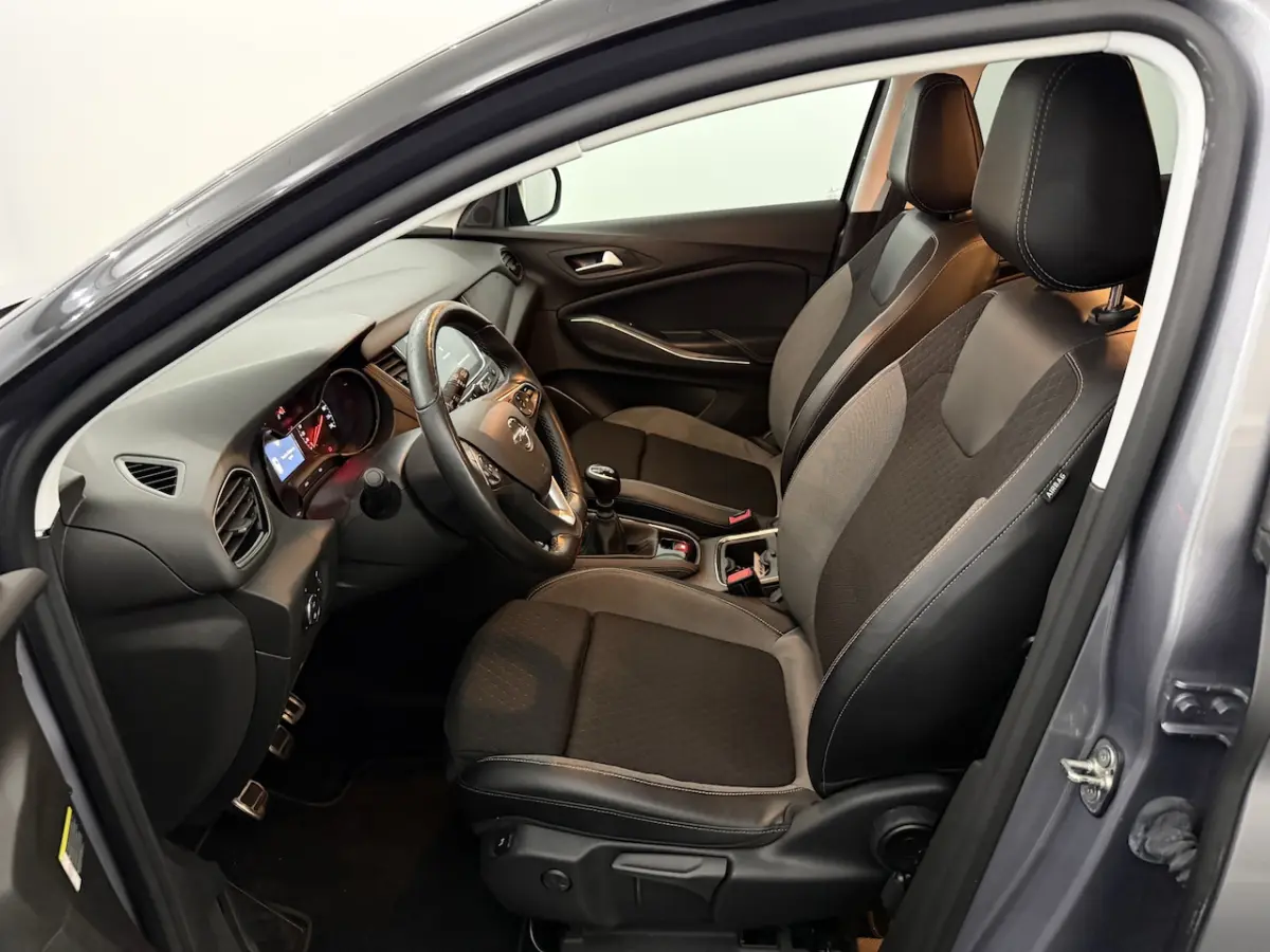 1.2 Turbo Business Elegance Half leder, 360 Camera, Navi, Keyless start, Winterpakket, Rij