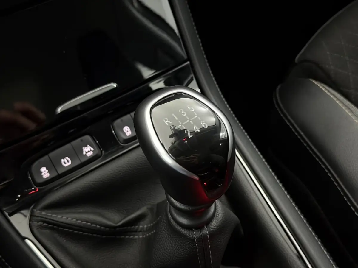 1.2 Turbo Business Elegance Half leder, 360 Camera, Navi, Keyless start, Winterpakket, Rij