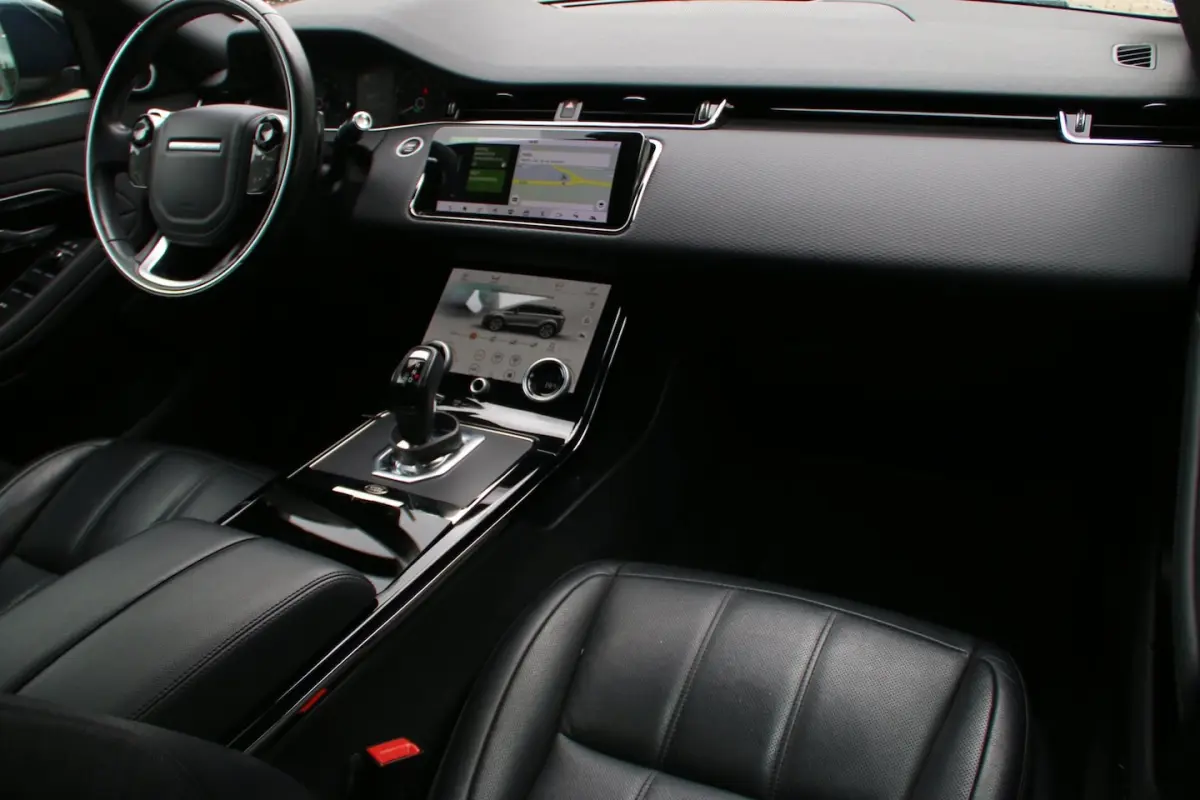 2.0 P200 AWD R-Dynamic S