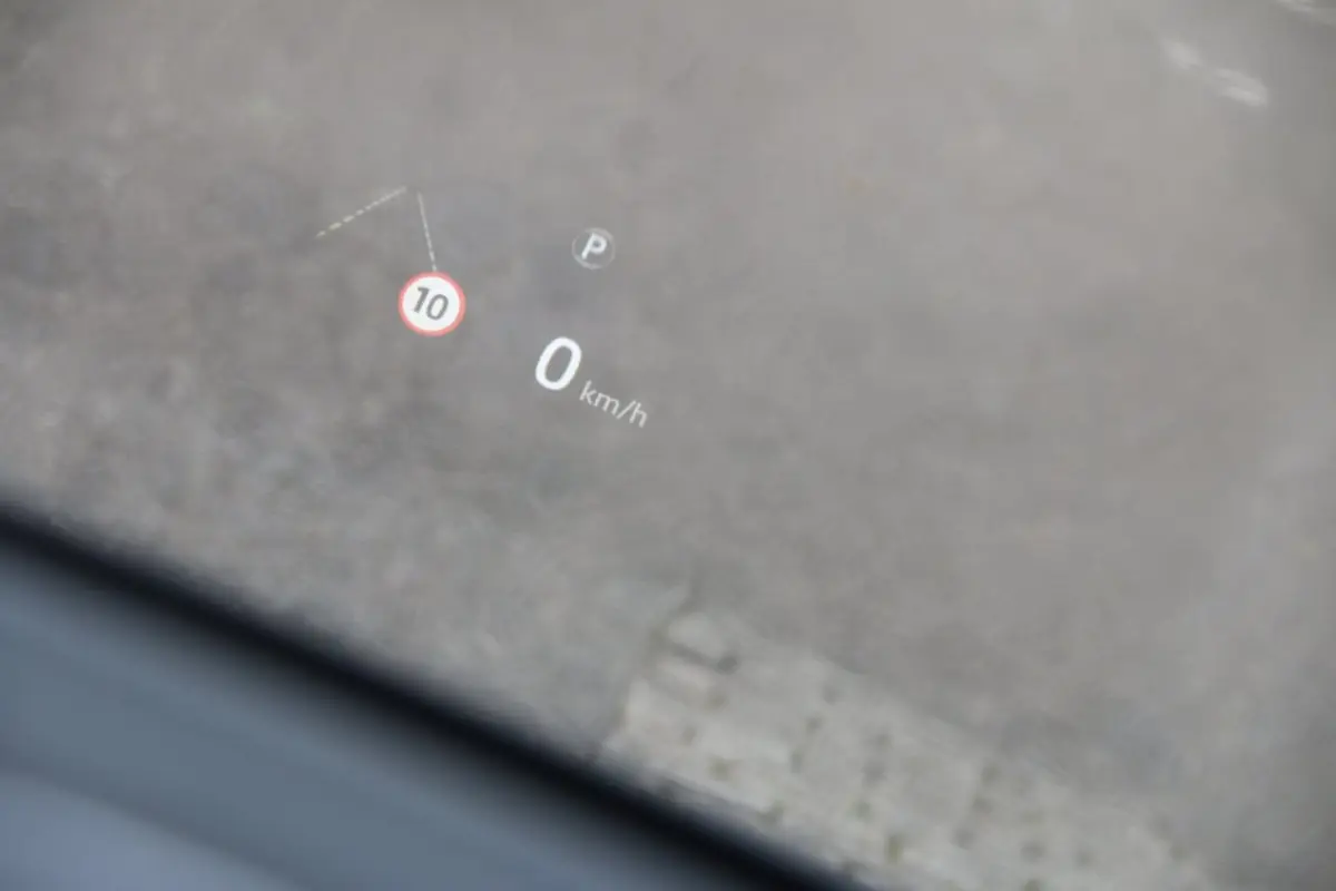 2.0 P200 AWD R-Dynamic S