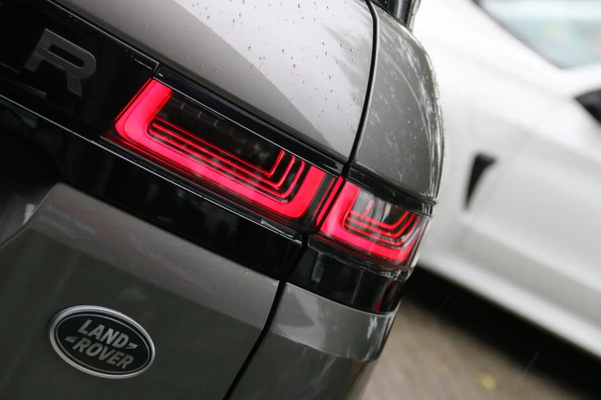 2.0 P200 AWD R-Dynamic S