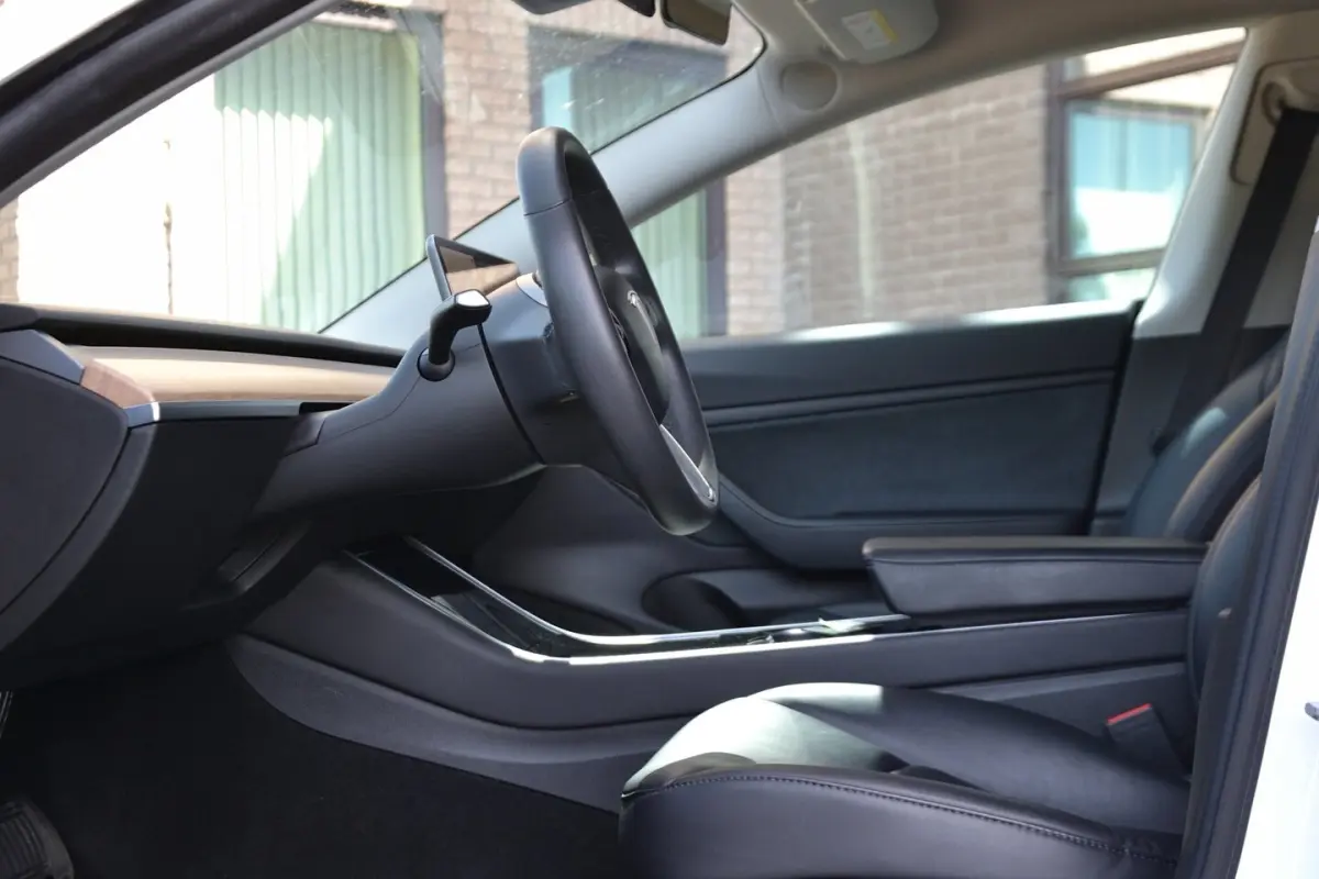 Long Range AWD | Autopilot | Leer | SOH 87%