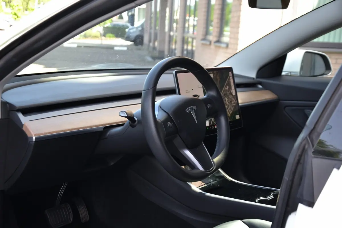Long Range AWD | Autopilot | Leer | SOH 87%