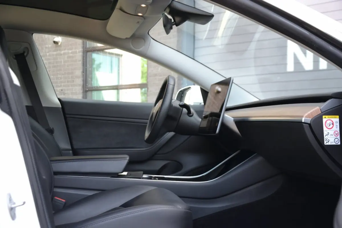 Long Range AWD | Autopilot | Leer | SOH 87%