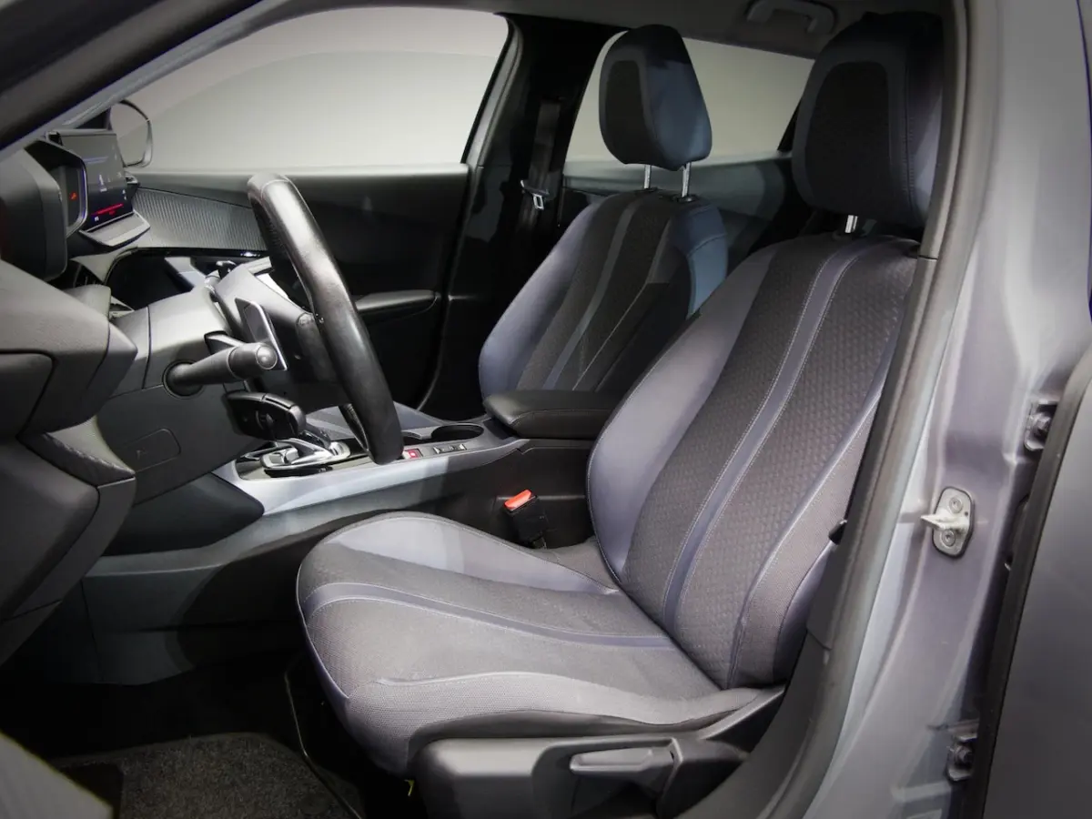 1.2 PureTech Blue Lease Allure (APPLE CARPLAY / ANDROID AUTO, ACHTERUITRIJCAMERA, NAVIGATI