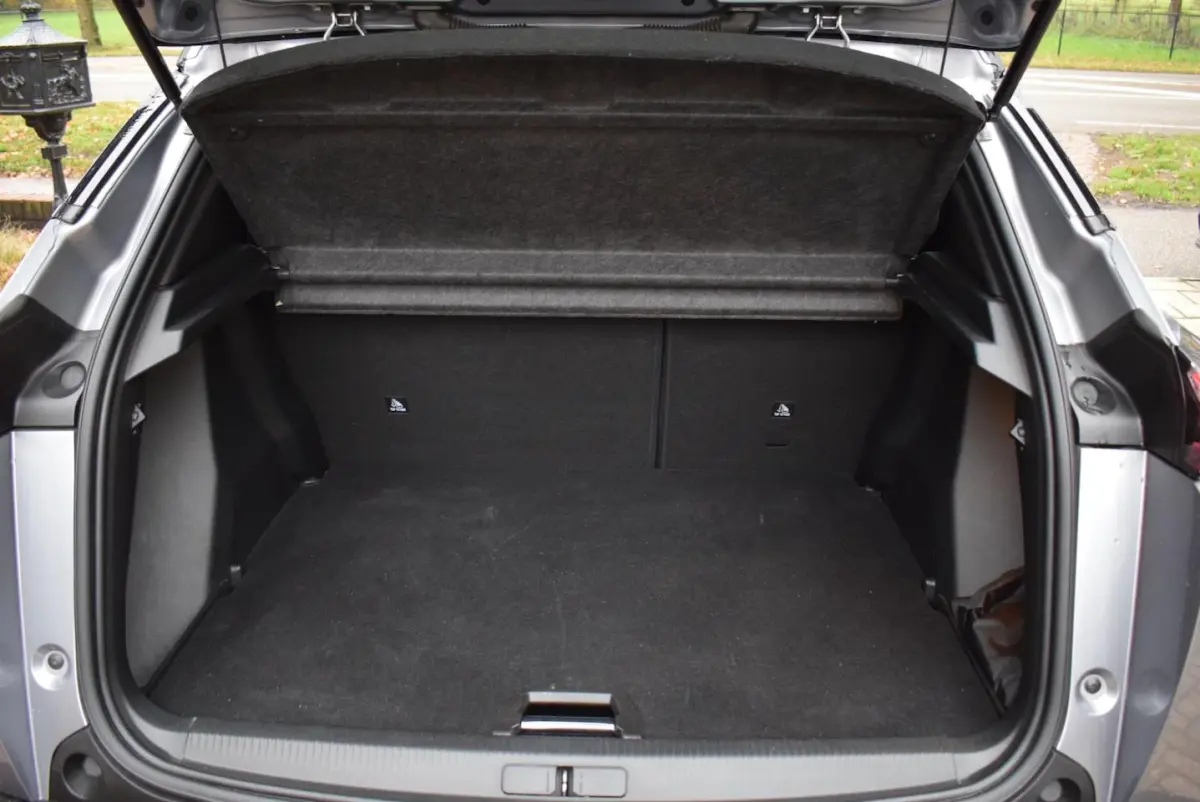 1.2 PureTech GT-Line AUTOM AIRCO-ECC/NAVI/PANO DAK/CRUISE/SFEERVERL/TREKH/NL-AUTO/XENON LE