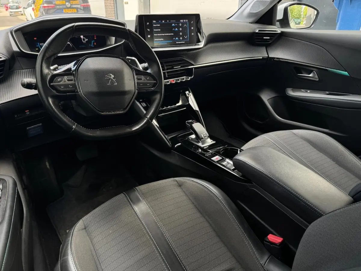 1.2 PureTech Allure [AUT | Dealer OH | Virtual | Carplay | PDC | Cruise | 1ste eig]