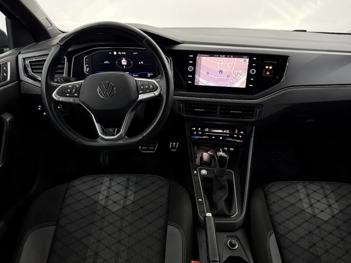 1.0 TSI R-Line Camera, Navi, Virtual desk, Stoelverwarming, Keyless start, Cruise control