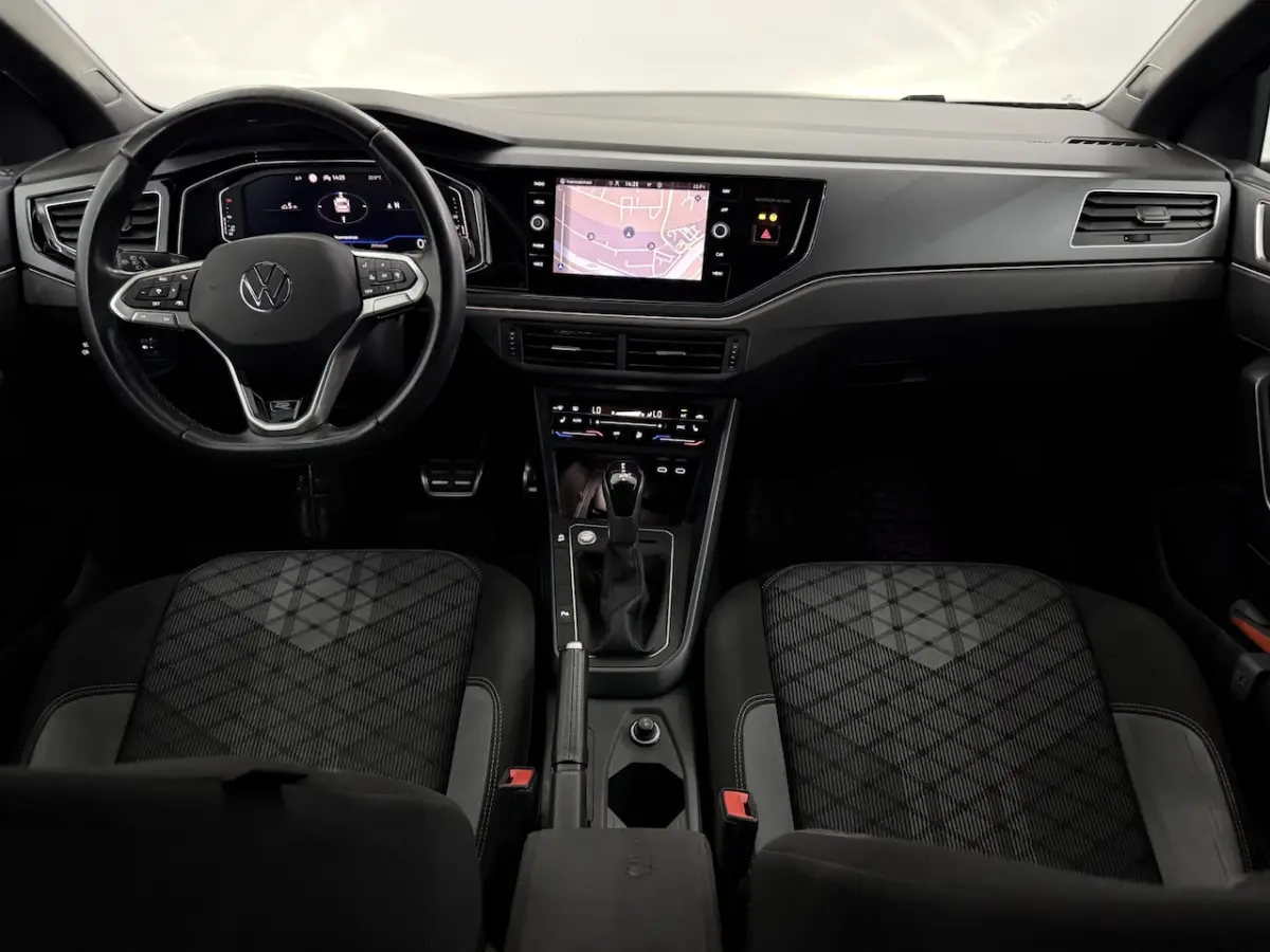 1.0 TSI R-Line Camera, Navi, Virtual desk, Stoelverwarming, Keyless start, Cruise control
