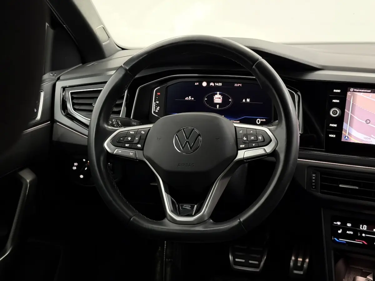 1.0 TSI R-Line Camera, Navi, Virtual desk, Stoelverwarming, Keyless start, Cruise control
