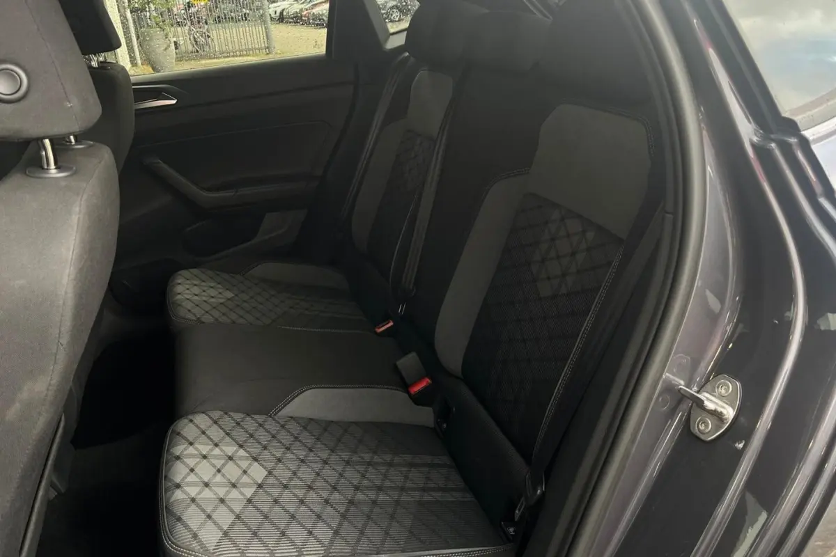 1.0 TSI R-Line AUTOMAAT | CAMERA | ADAPTIVE CRUISE |