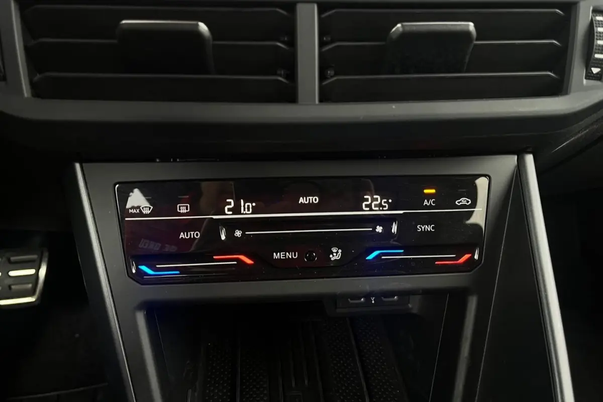 1.0 TSI R-Line AUTOMAAT | CAMERA | ADAPTIVE CRUISE |