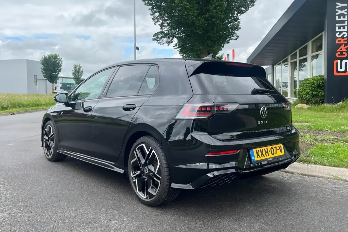 1.5 eTSI R-Line Edition | MATRIX | ADAPTIVE | CAMERA |