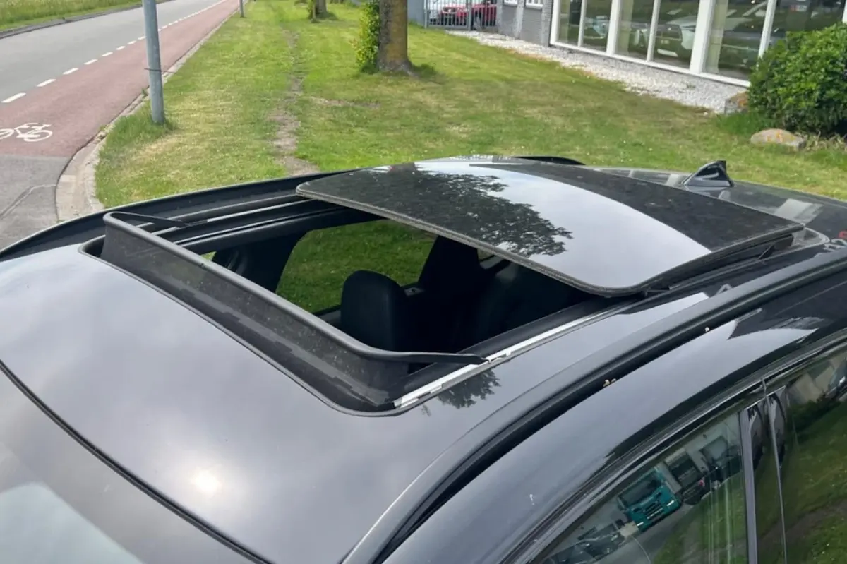 225xe M Sport | PANO | LEDER | EL. KLEP | HEAD-UP | SHADOW |