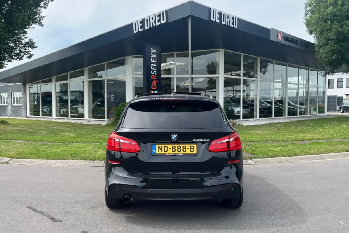 225xe M Sport | PANO | LEDER | EL. KLEP | HEAD-UP | SHADOW |