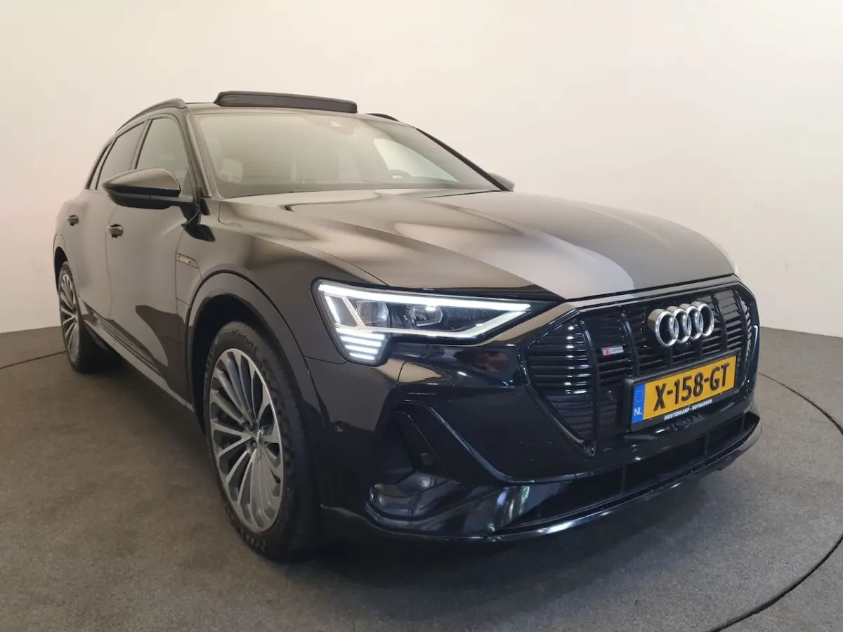 55 quattro S-Line 95 kWh 89% SOH, Luchtvering, Pano, Massage, Soft close, B&O