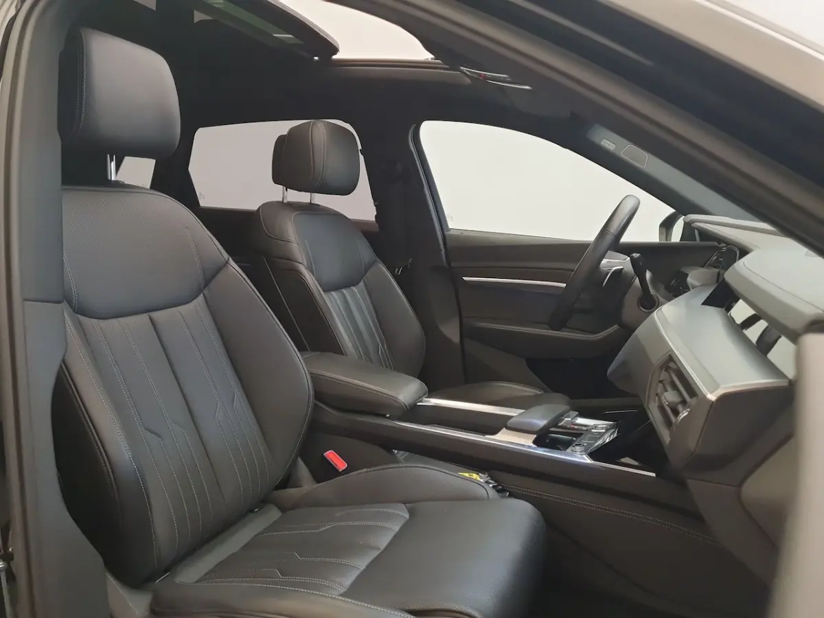 55 quattro S-Line 95 kWh 89% SOH, Luchtvering, Pano, Massage, Soft close, B&O