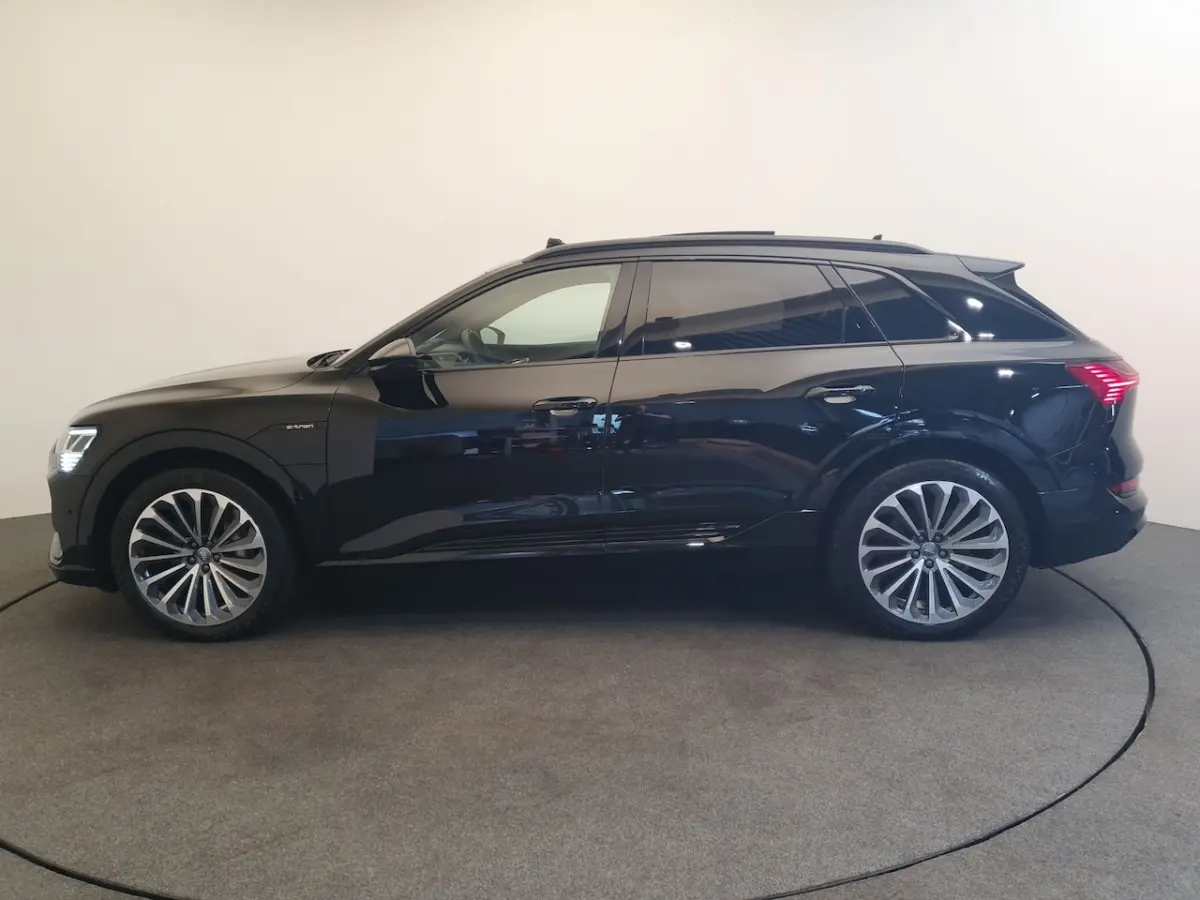 55 quattro S-Line 95 kWh 89% SOH, Luchtvering, Pano, Massage, Soft close, B&O
