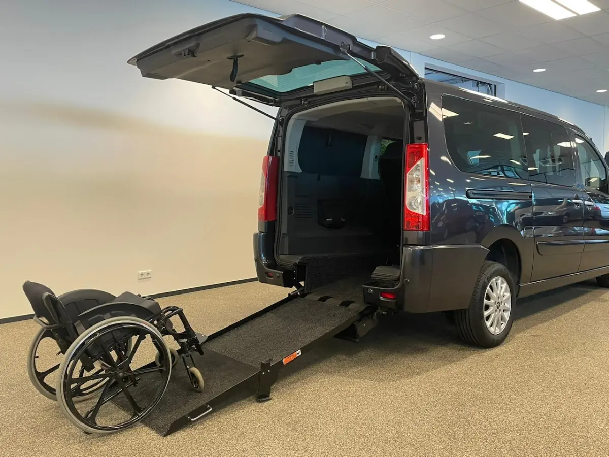 L2H1 Rolstoelbus 4+1 XXL-Ombouw 150cm