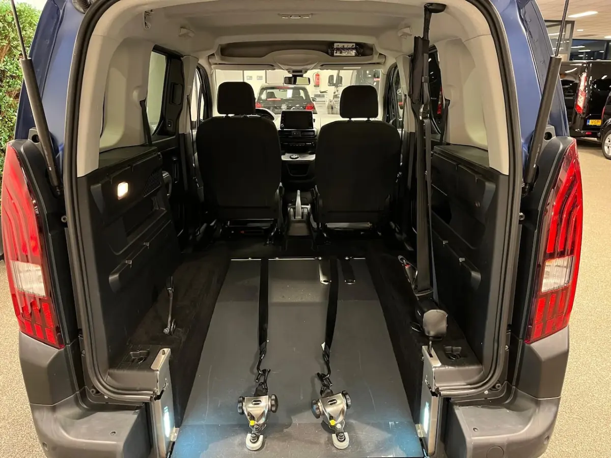 L1 Rolstoelauto Automaat