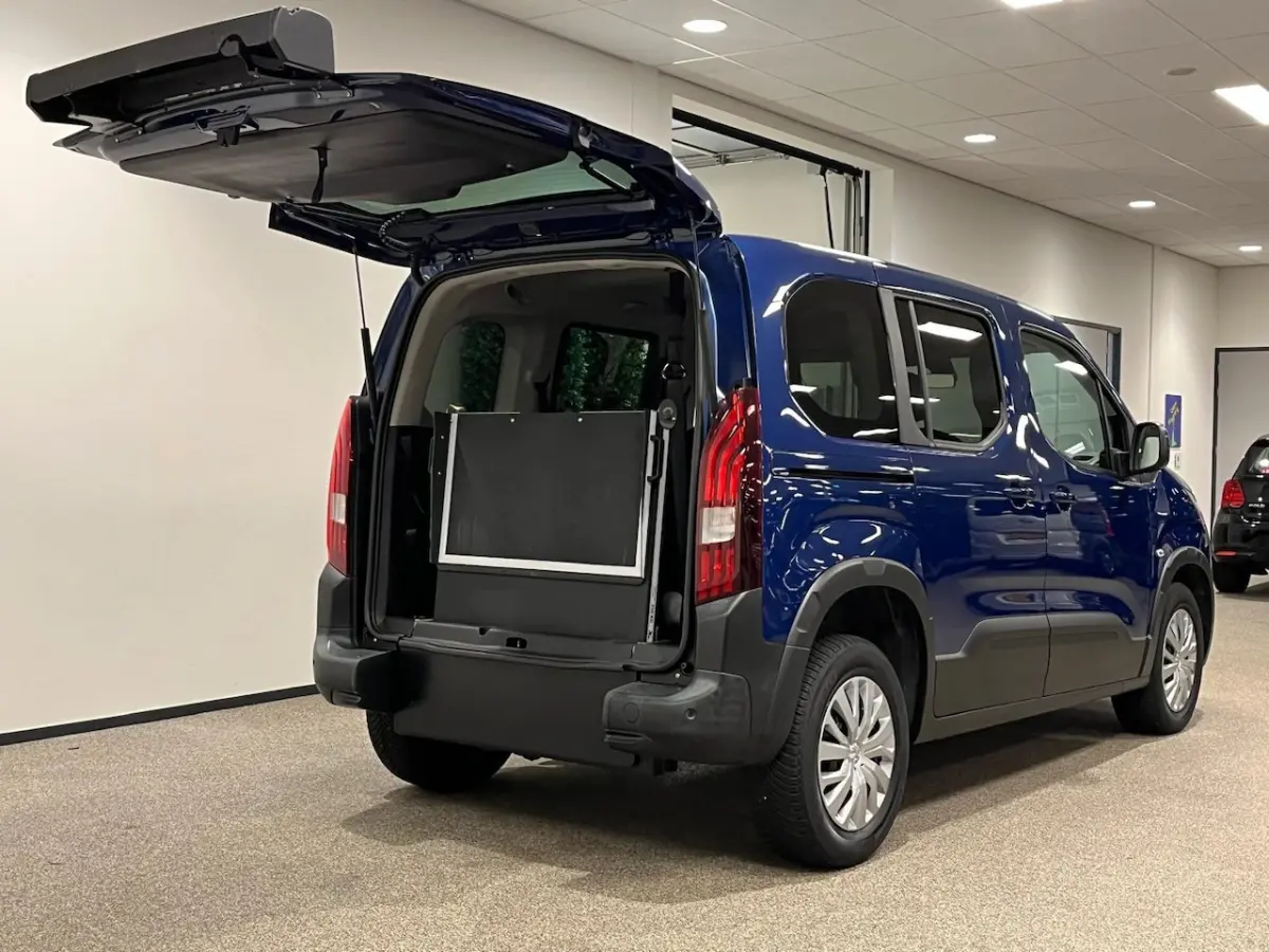 L1 Rolstoelauto Automaat