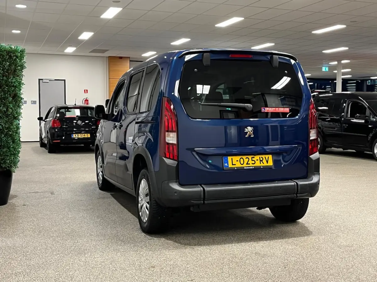 L1 Rolstoelauto Automaat