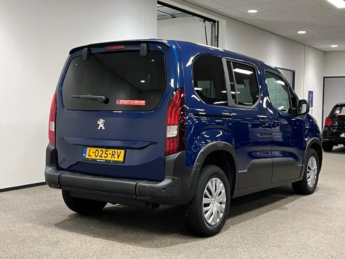 L1 Rolstoelauto Automaat