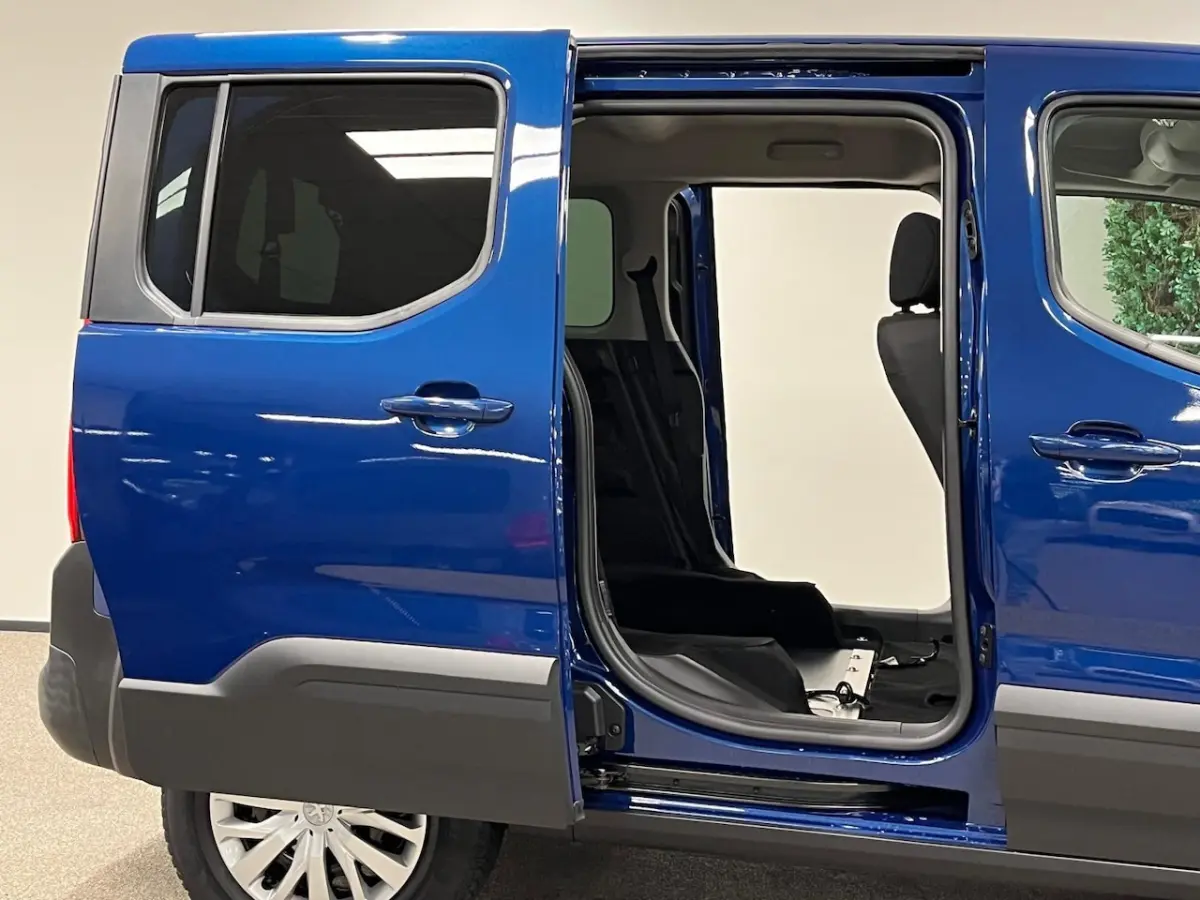 L1 Rolstoelauto Automaat