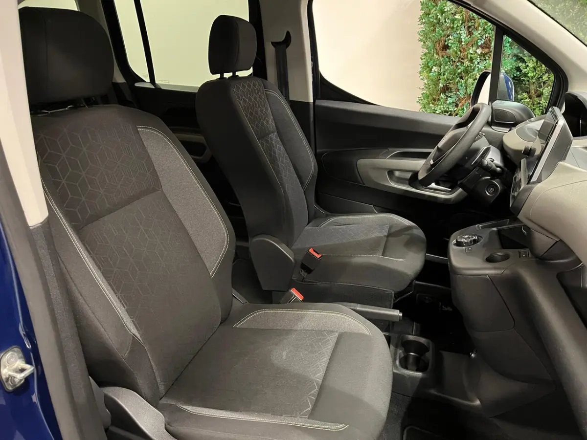 L1 Rolstoelauto Automaat