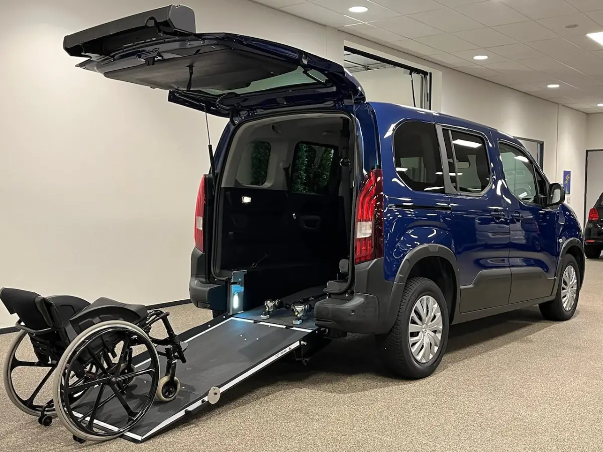L1 Rolstoelauto Automaat