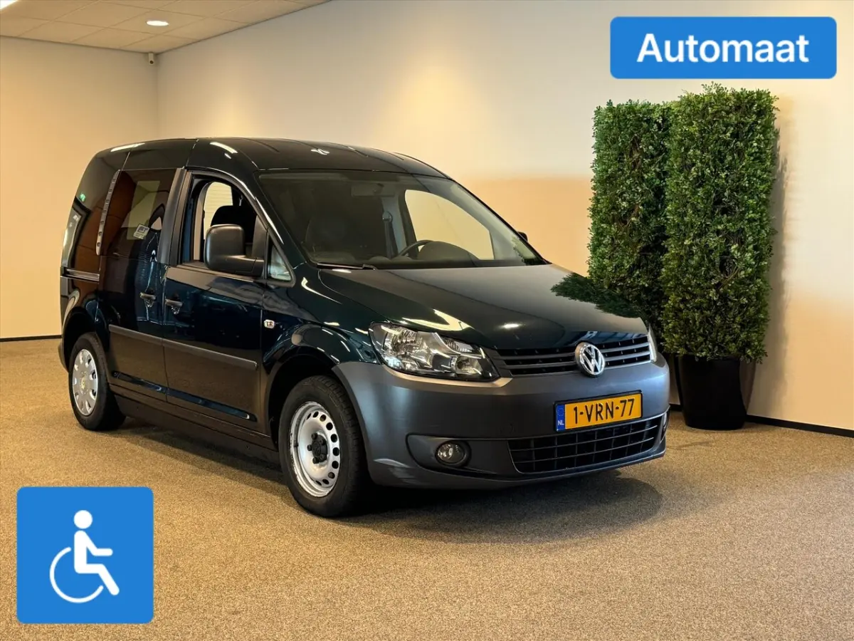 Rolstoelauto 1+1 Automaat Zelfrijder - rolstoel achter het stuur