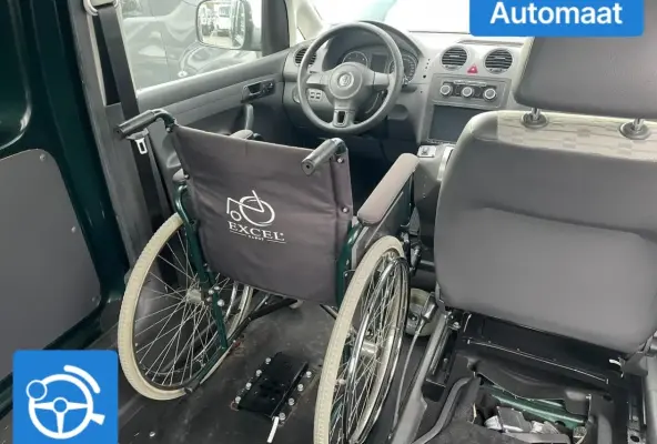 Rolstoelauto 1+1 Automaat Zelfrijder - rolstoel achter het stuur
