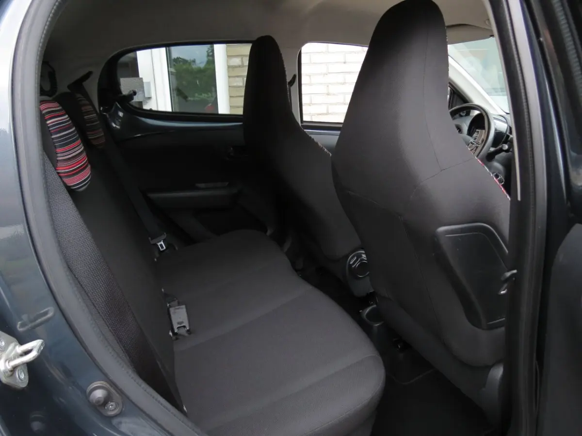 1.0 VTi Feel 5 Drs. Airco|LED|Bluetooth|Electr. Ramen|Radio|Getint Glas