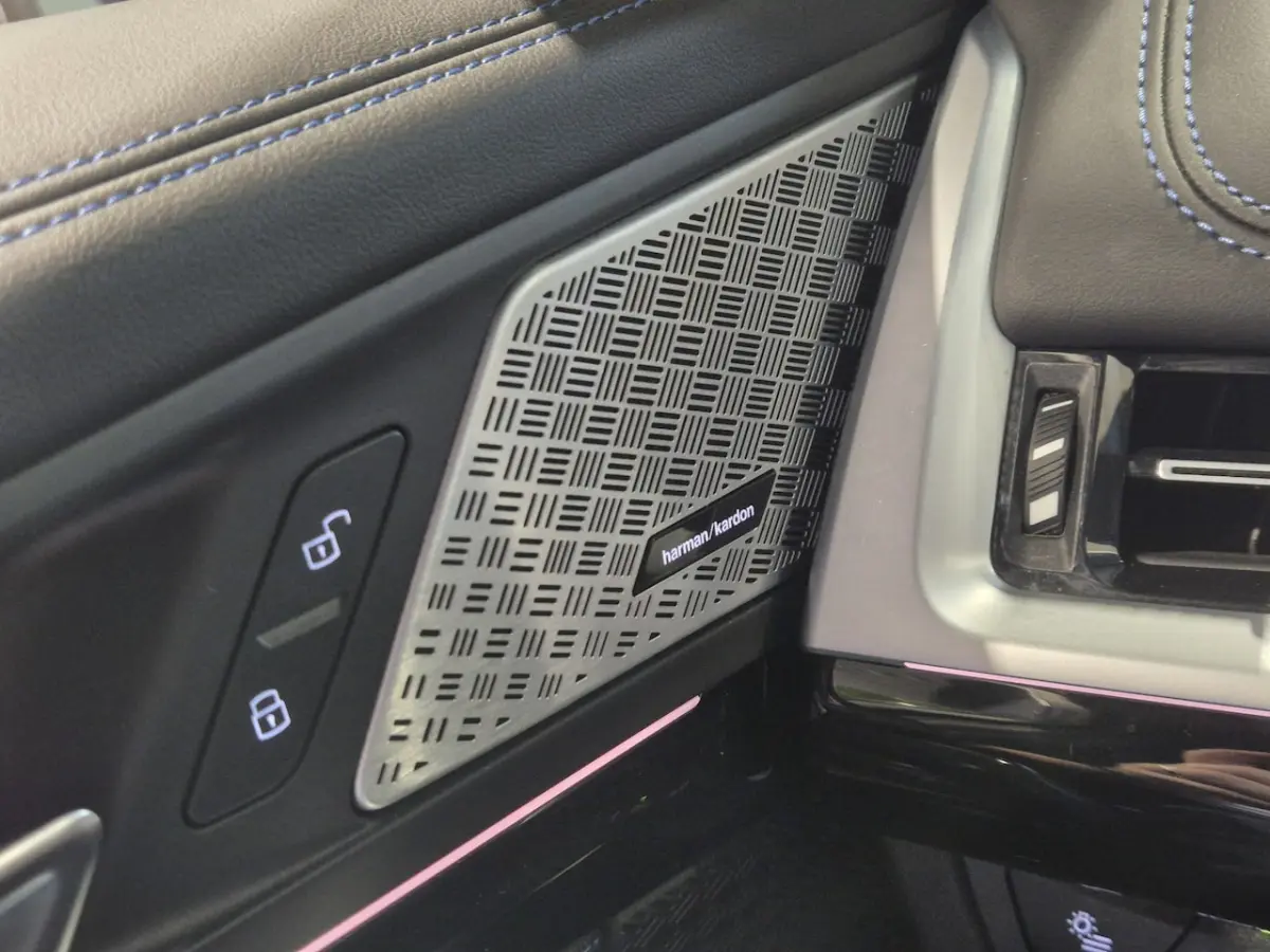 xDrive25e High Executive M-Sport | Stuur/Stoelverwaring| Harman Kardon | HUD | LED | Camer