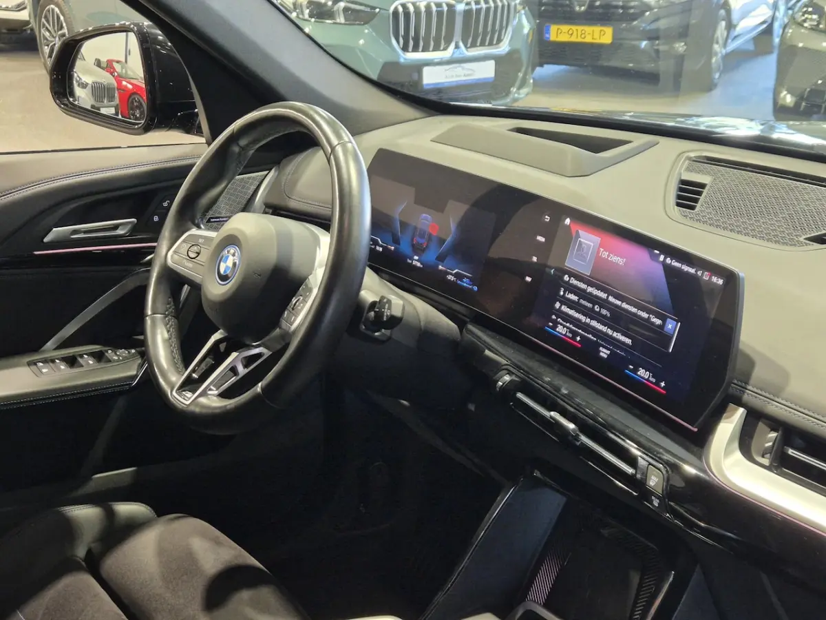 xDrive25e High Executive M-Sport | Stuur/Stoelverwaring| Harman Kardon | HUD | LED | Camer