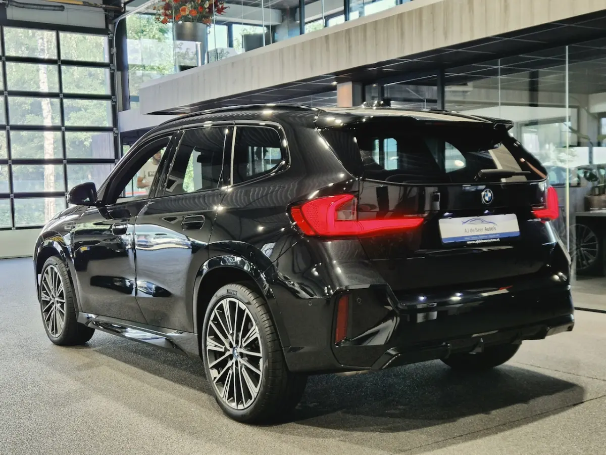 xDrive25e High Executive M-Sport | Stuur/Stoelverwaring| Harman Kardon | HUD | LED | Camer