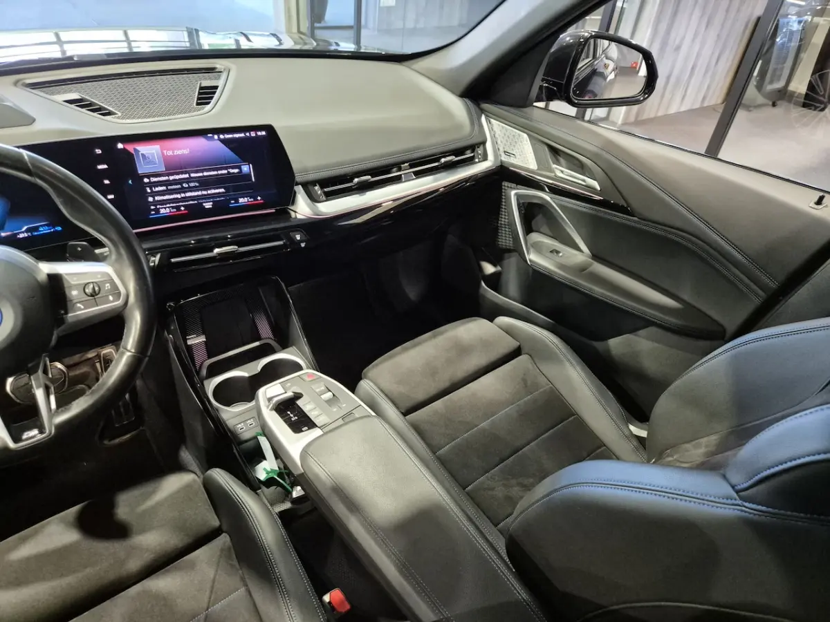 xDrive25e High Executive M-Sport | Stuur/Stoelverwaring| Harman Kardon | HUD | LED | Camer
