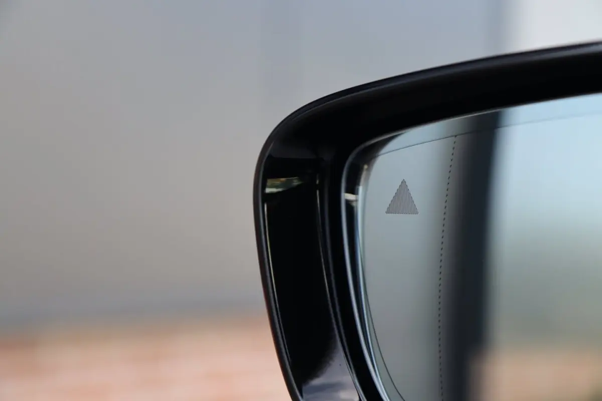 530e M Sport / PANO / LASER / HUD / ACC / KEYLESS / CAMERA