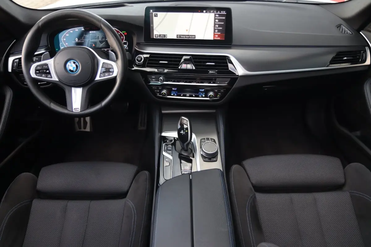 530e M Sport / PANO / LASER / HUD / ACC / KEYLESS / CAMERA