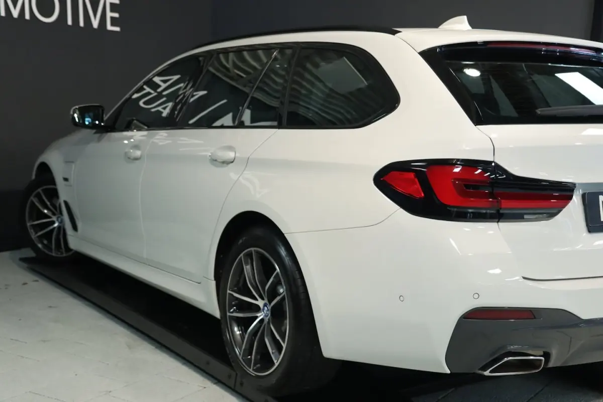 530e M Sport / PANO / LASER / HUD / ACC / KEYLESS / CAMERA