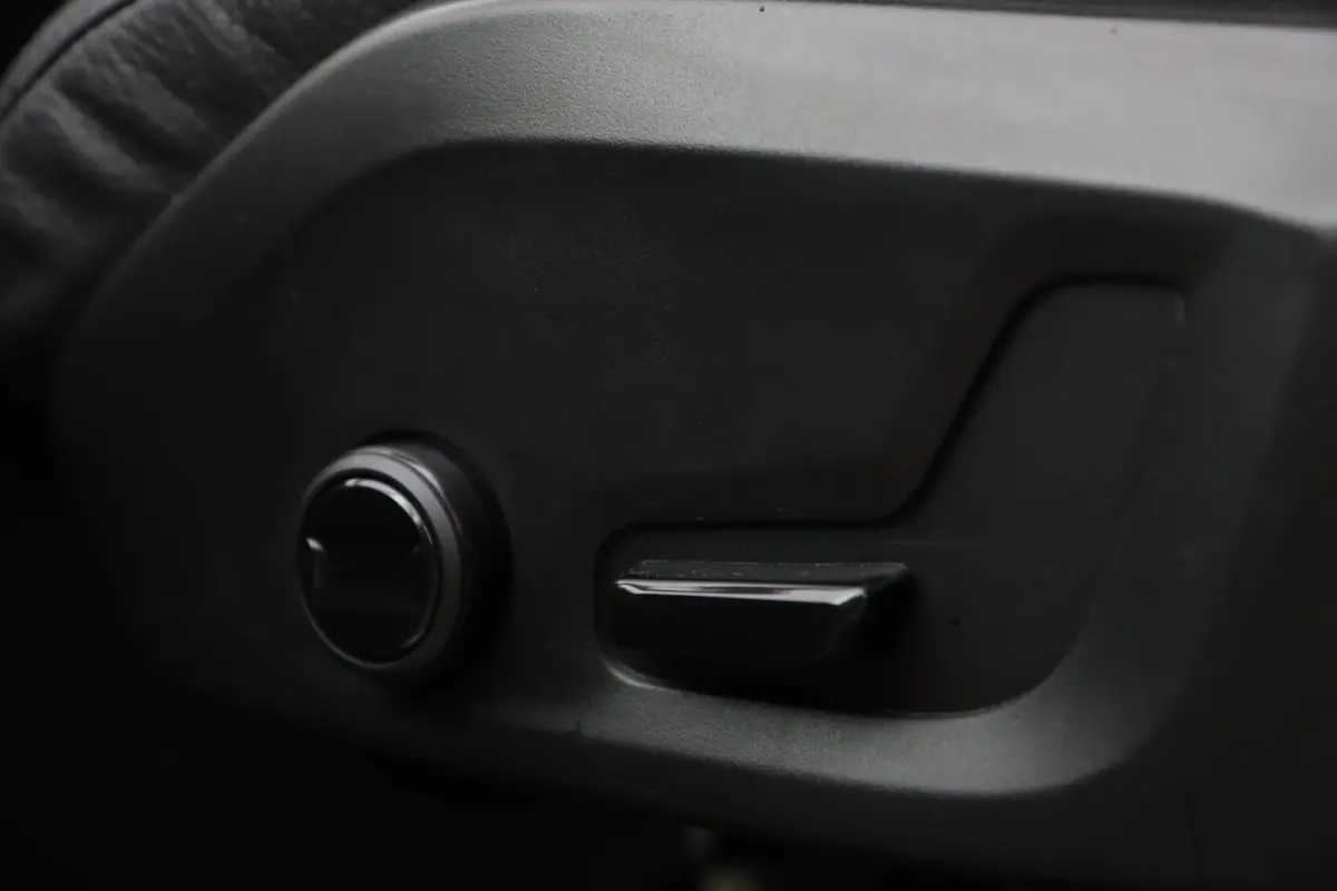 2.0 B5 / PANO / ACC / CAMERA / KEYLESS / STUUR+STOELVERW