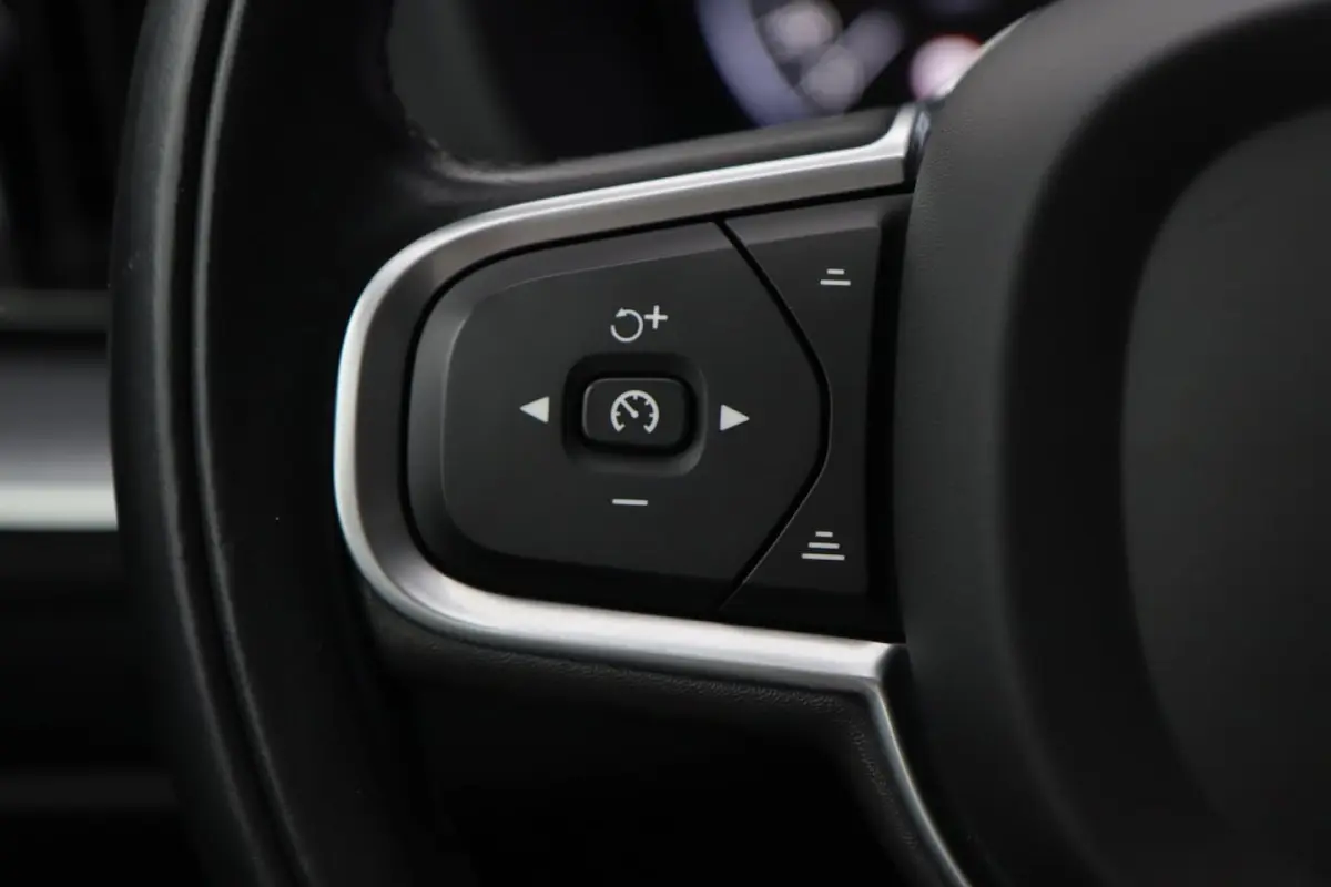 2.0 B5 / PANO / ACC / CAMERA / KEYLESS / STUUR+STOELVERW