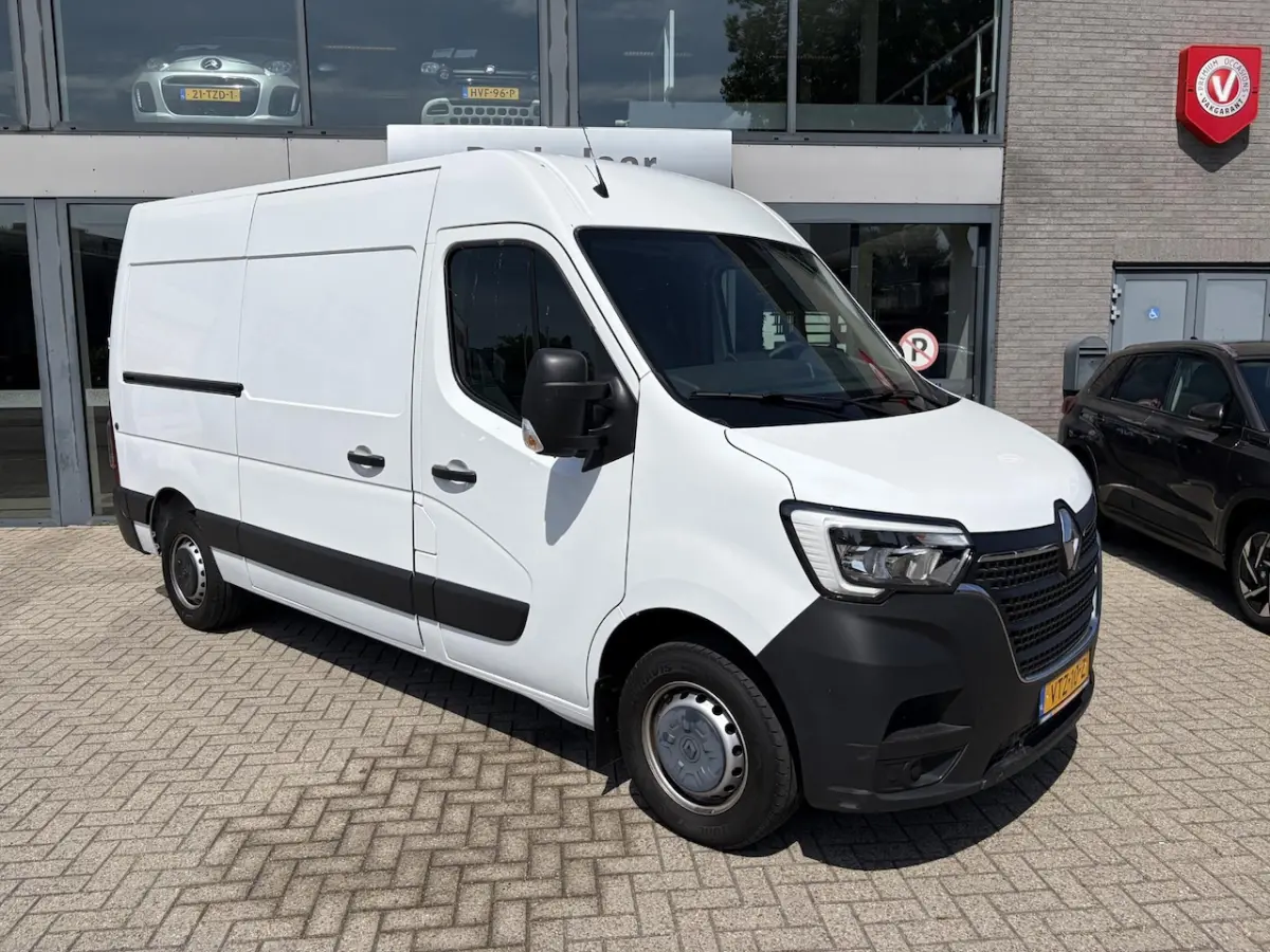 T35 2.3 dCi 135 L2H2 Work Edition