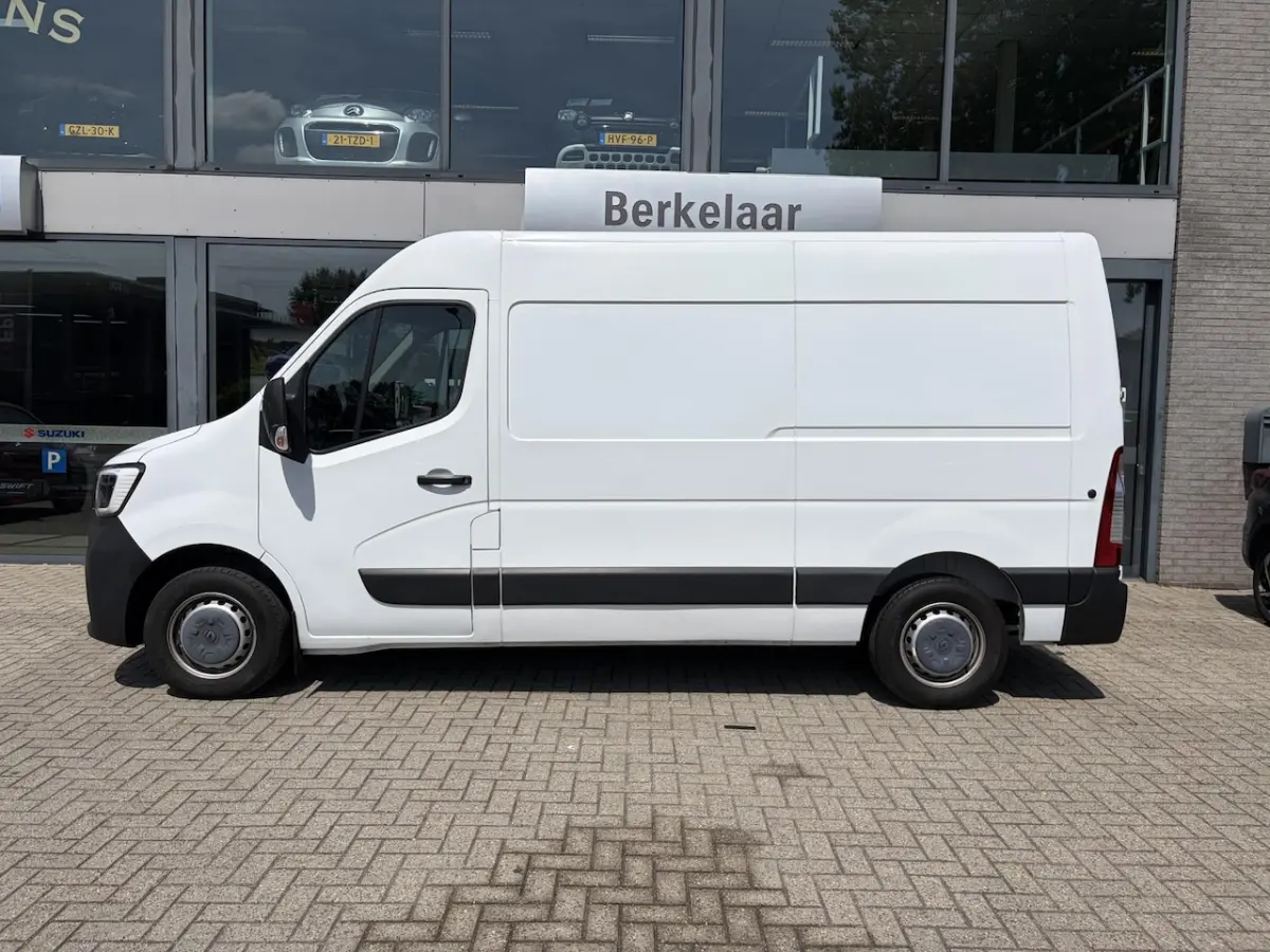 T35 2.3 dCi 135 L2H2 Work Edition