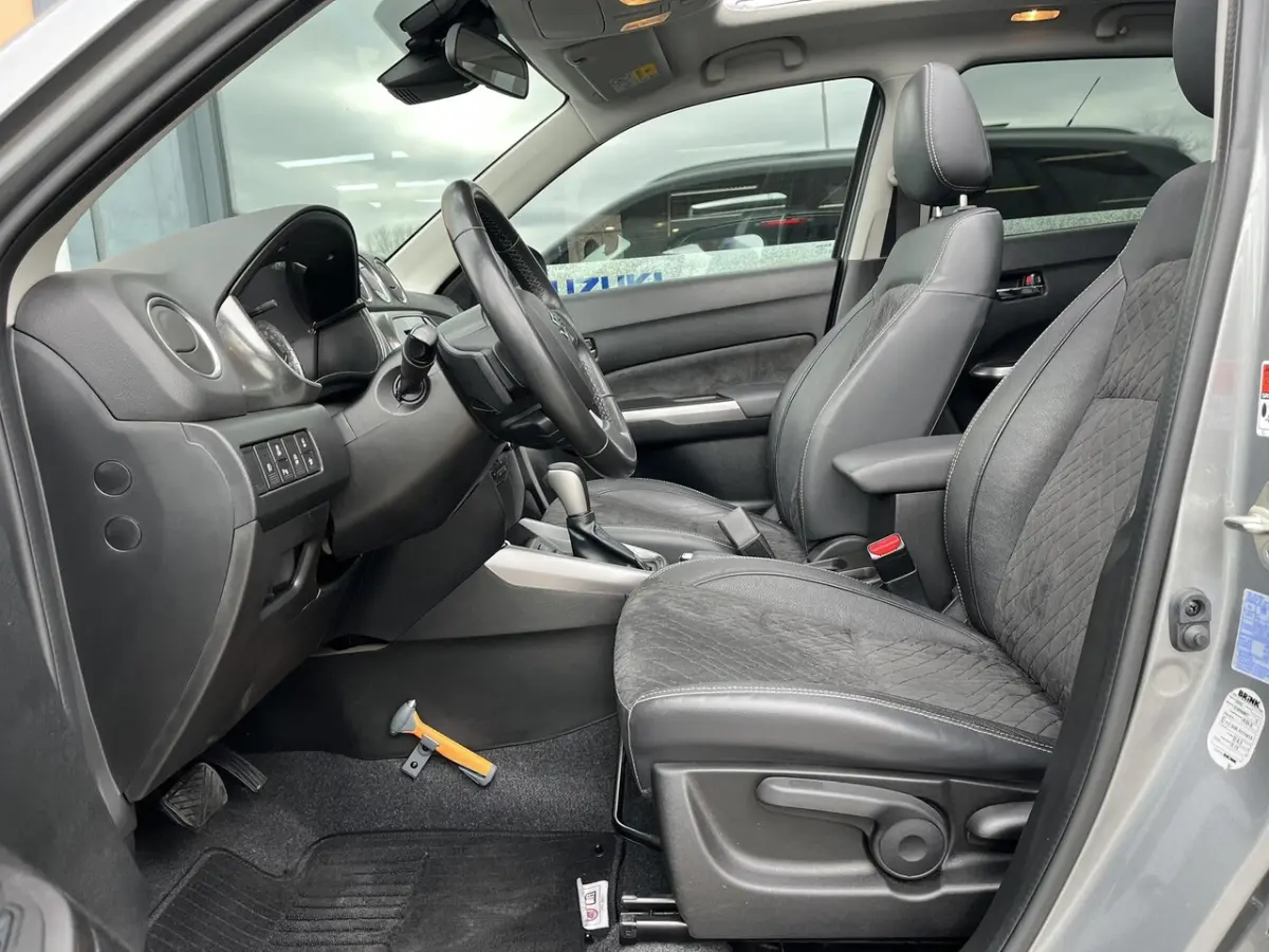 1.4 Boosterjet Style Smart Hybrid | Automaat | Trekhaak | 1500 kg trekgewicht | All season