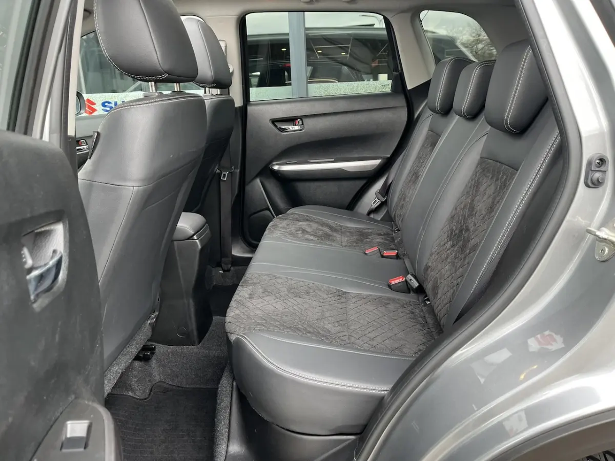 1.4 Boosterjet Style Smart Hybrid | Automaat | Trekhaak | 1500 kg trekgewicht | All season